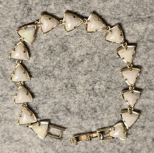 Kendra Scott Vintage Ripley Bracelet in White Iridescent & Gold